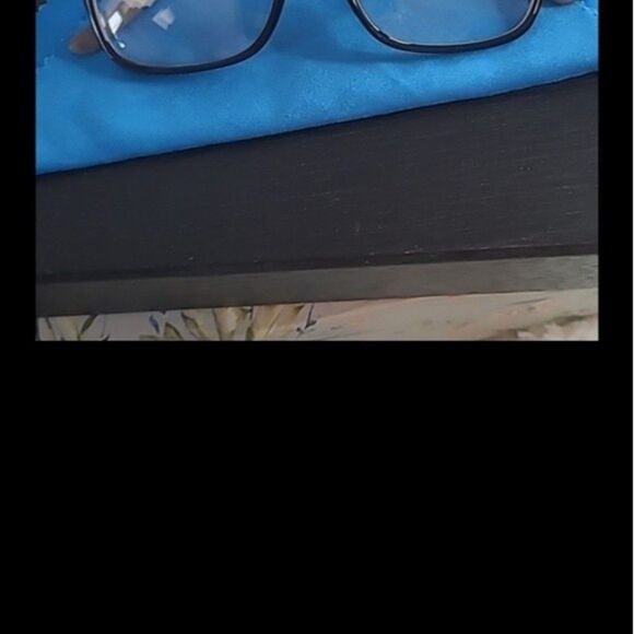 Glasses womens ladies with wipe towel. Light prescription black silver small - Picture 7 of 12